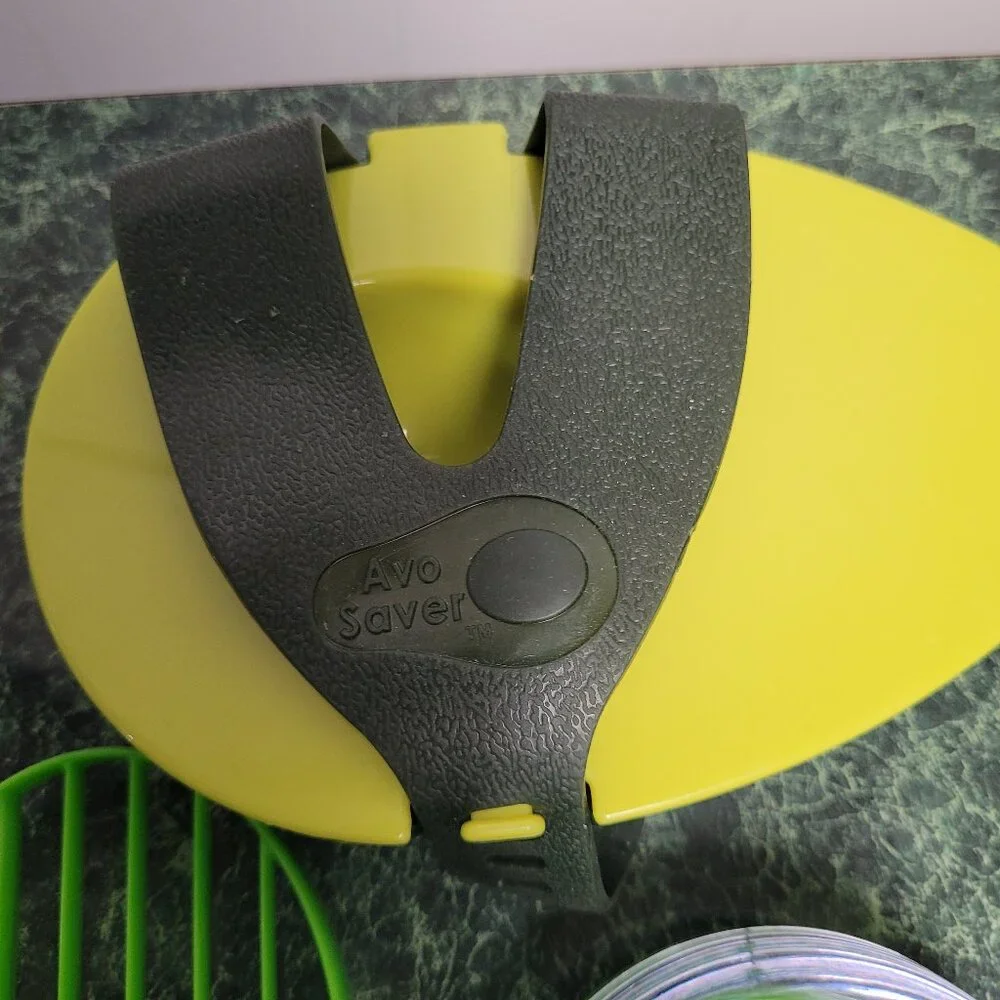 Oxo 3 in 1 Avocado Slicer, Avo Saver, Avocado Container NWOT